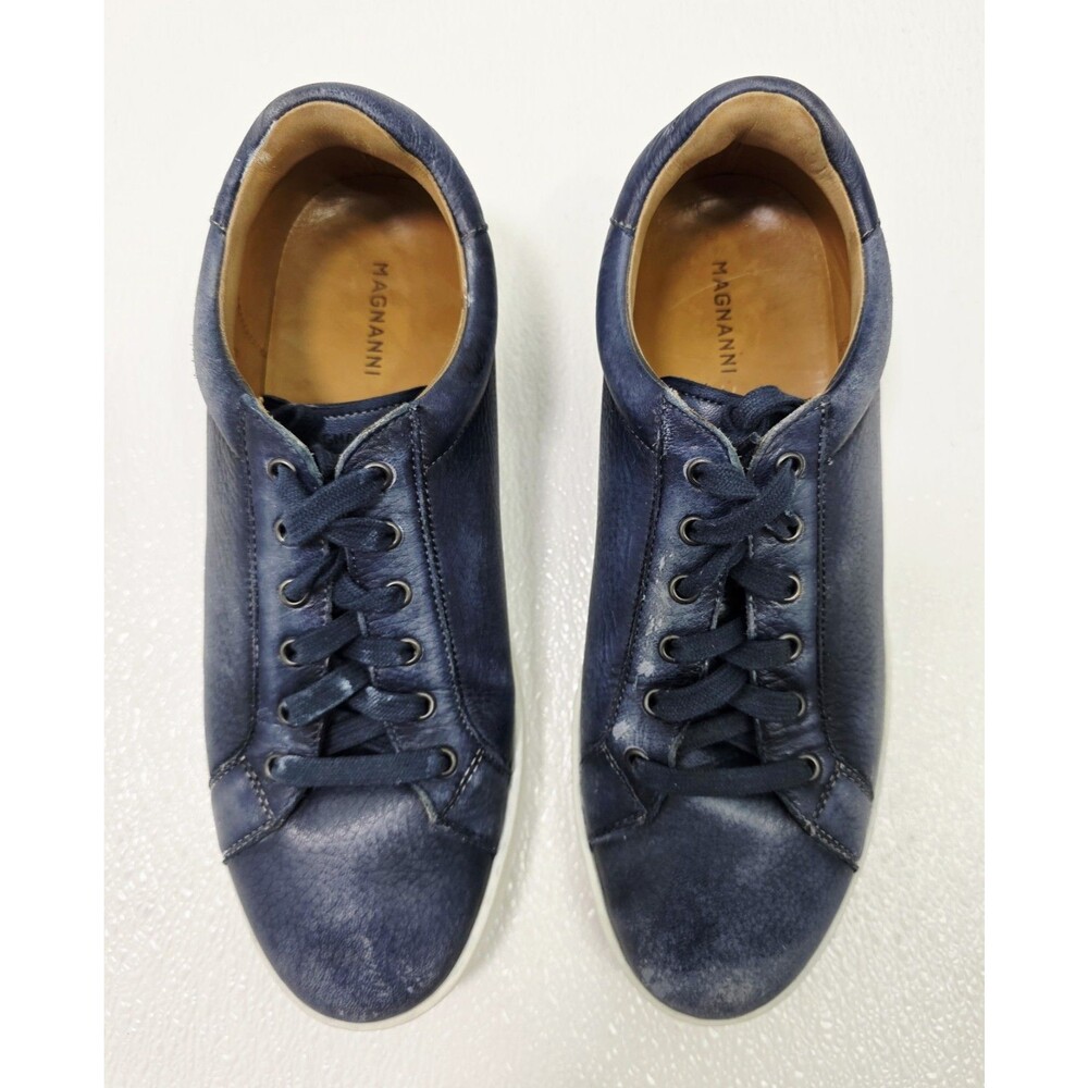 Magnanni Leve Navy Fashion Sneakers size 8.5 Broken In Leather